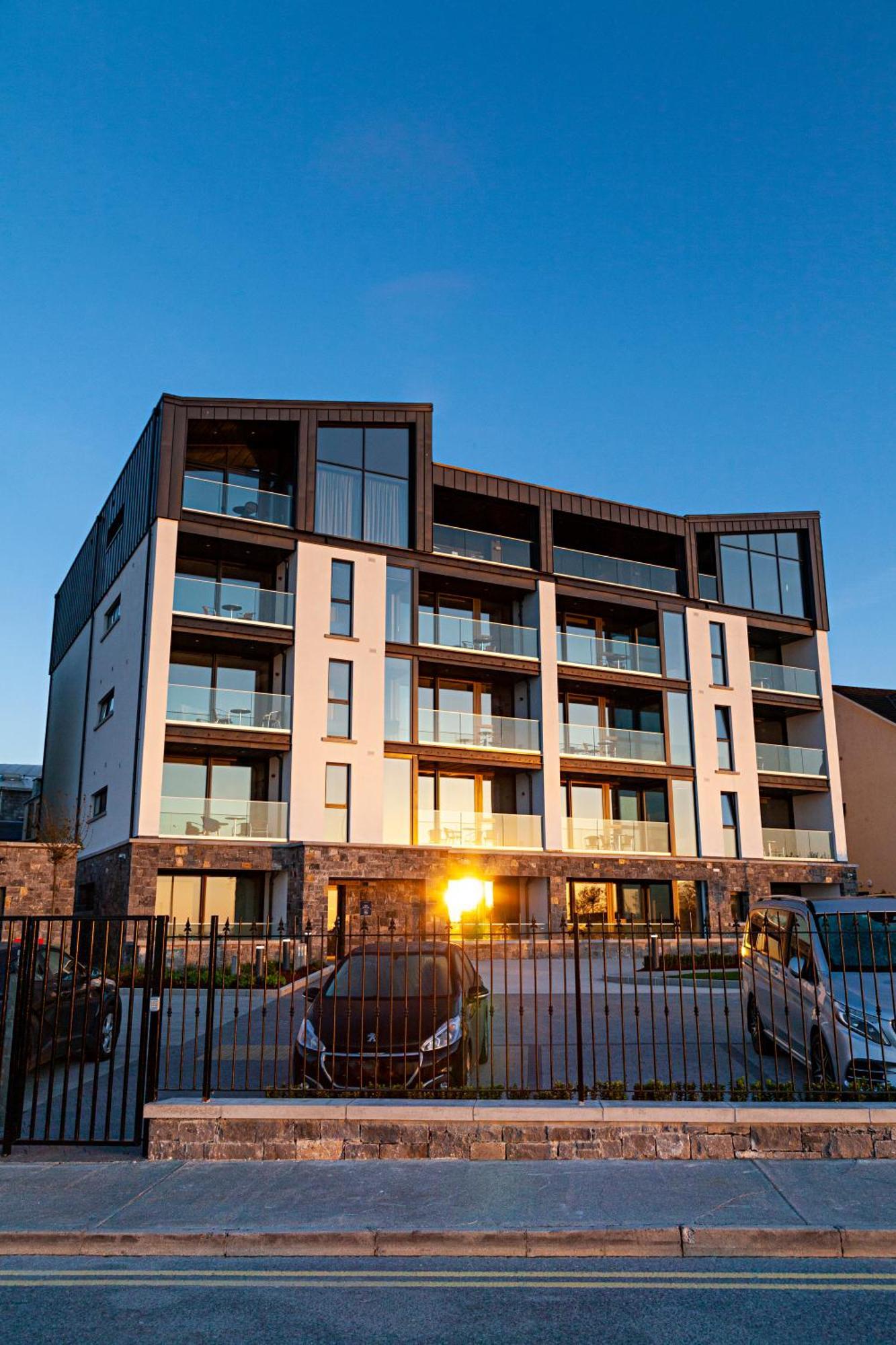 Shoreline Apartments Galway Kültér fotó