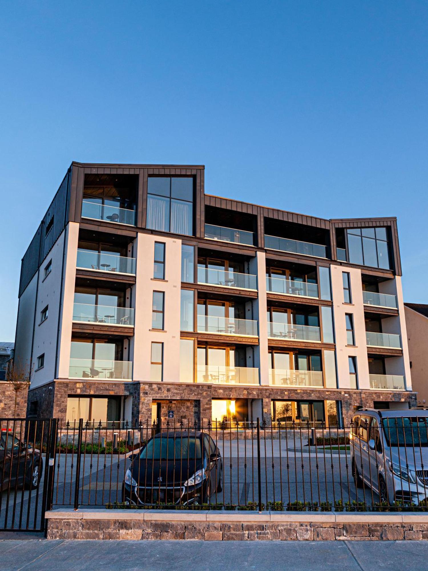 Shoreline Apartments Galway Kültér fotó